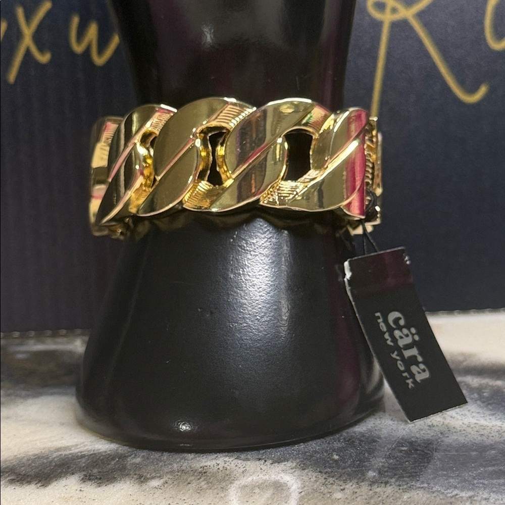 Ciara New York Gold Bracelet